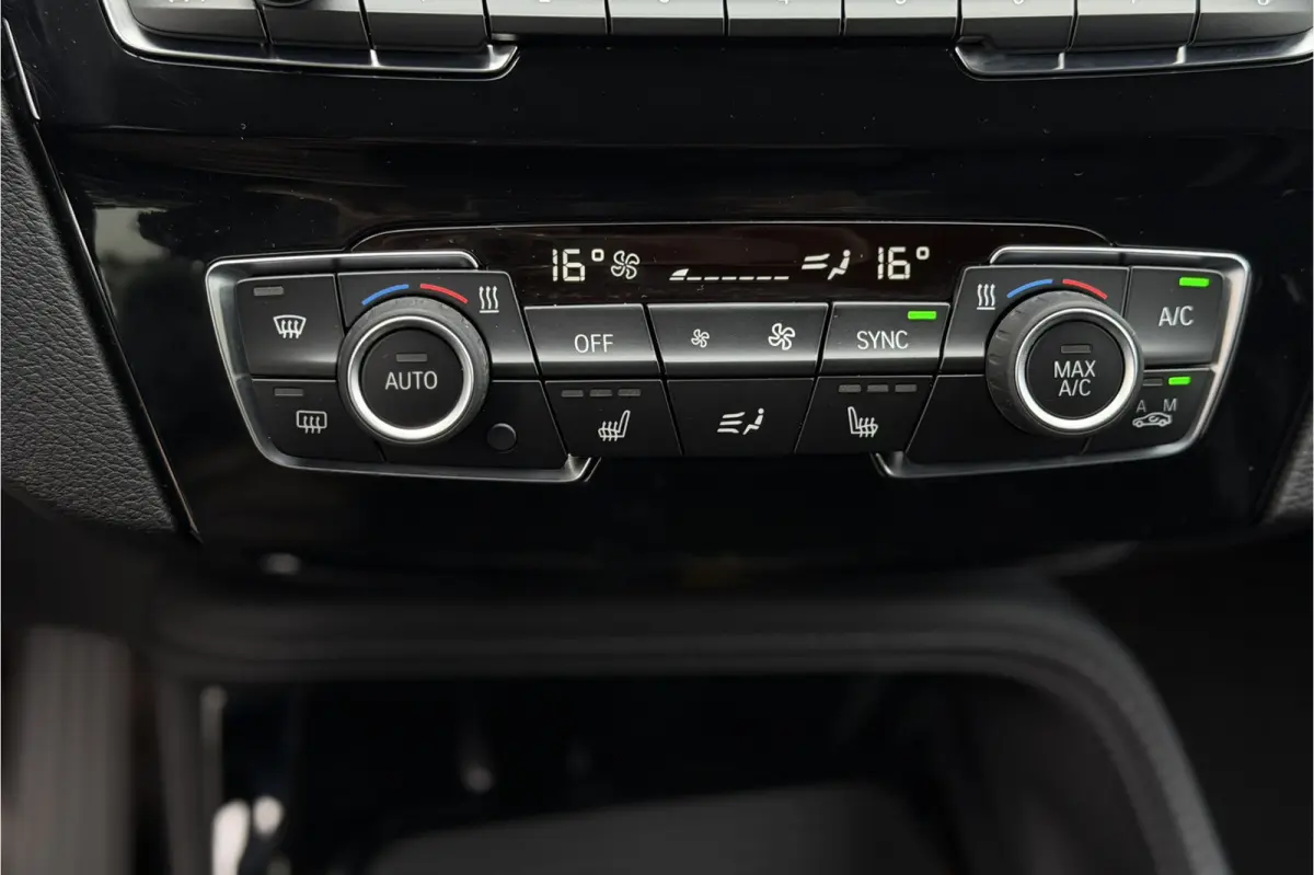 xDrive25e Sportline | Head-Up | Trekhaak | Stoelverwarming | Camera | HIFI | 35X op voorraad