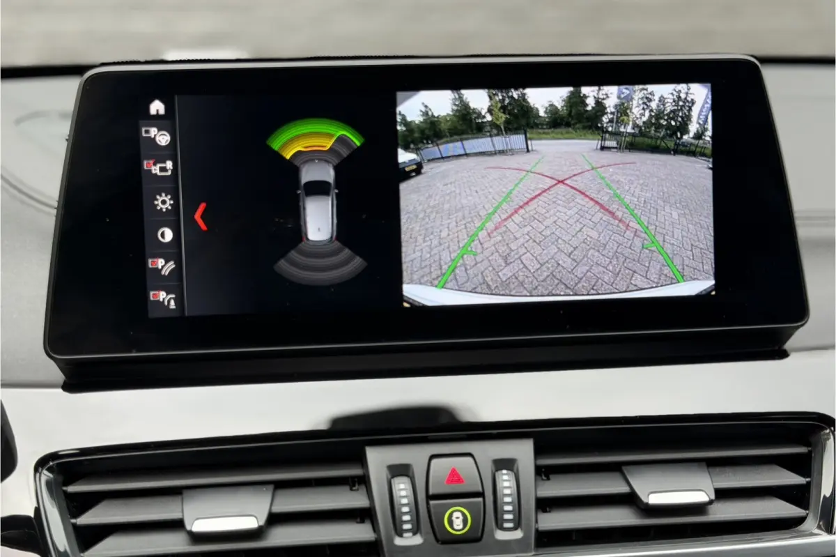 xDrive25e Sportline | Head-Up | Trekhaak | Stoelverwarming | Camera | HIFI | 35X op voorraad