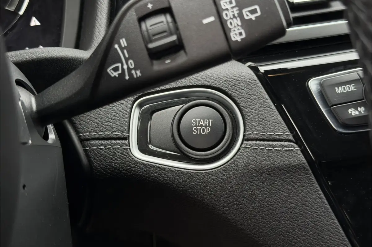 xDrive25e Sportline | Head-Up | Trekhaak | Stoelverwarming | Camera | HIFI | 35X op voorraad
