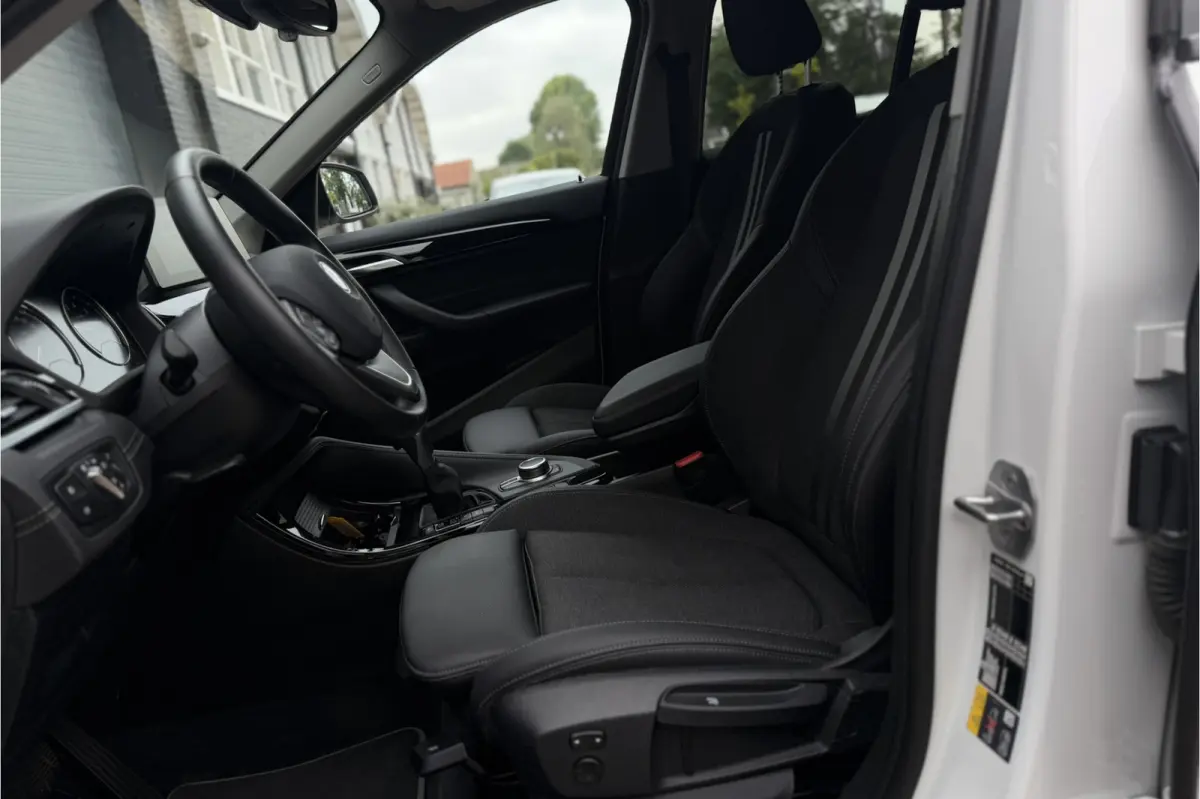 xDrive25e Sportline | Head-Up | Trekhaak | Stoelverwarming | Camera | HIFI | 35X op voorraad