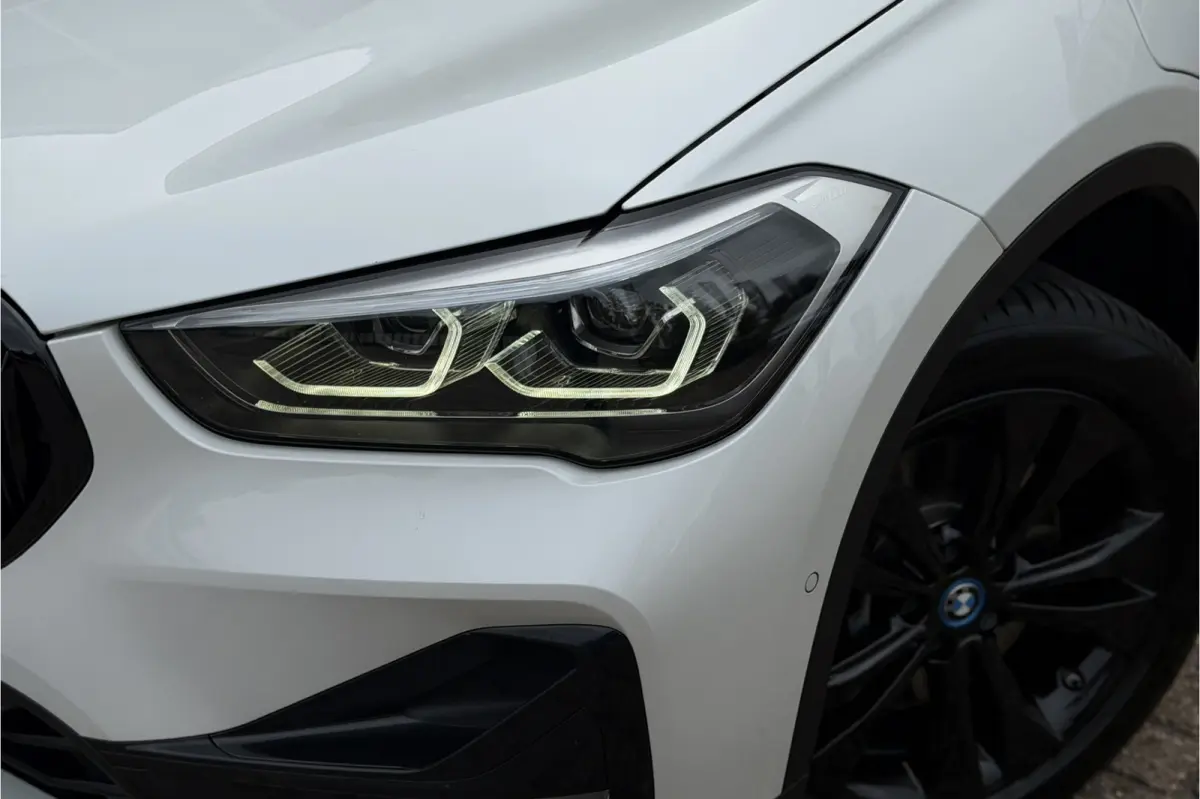 xDrive25e Sportline | Head-Up | Trekhaak | Stoelverwarming | Camera | HIFI | 35X op voorraad