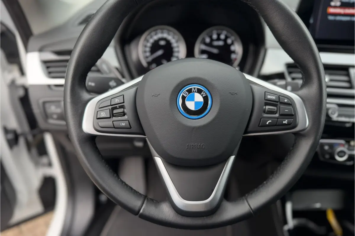 xDrive25e Sportline | Head-Up | Trekhaak | Stoelverwarming | Camera | HIFI | 35X op voorraad