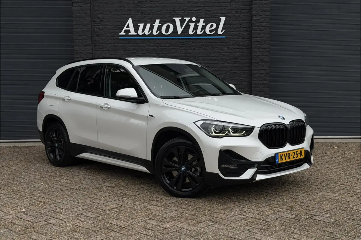 xDrive25e Sportline | Head-Up | Trekhaak | Stoelverwarming | Camera | HIFI | 35X op voorraad
