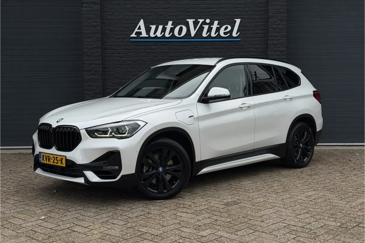 xDrive25e Sportline | Head-Up | Trekhaak | Stoelverwarming | Camera | HIFI | 35X op voorraad