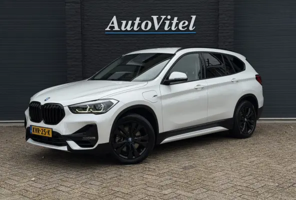 xDrive25e Sportline | Head-Up | Trekhaak | Stoelverwarming | Camera | HIFI | 35X op voorraad