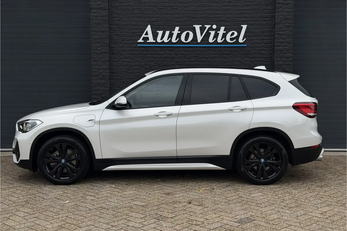 xDrive25e Sportline | Head-Up | Trekhaak | Stoelverwarming | Camera | HIFI | 35X op voorraad
