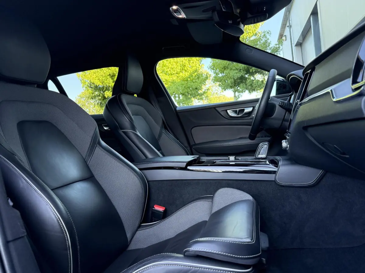 T6 Recharge AWD R-Design|Camera|Carplay|Trekhaak|19"