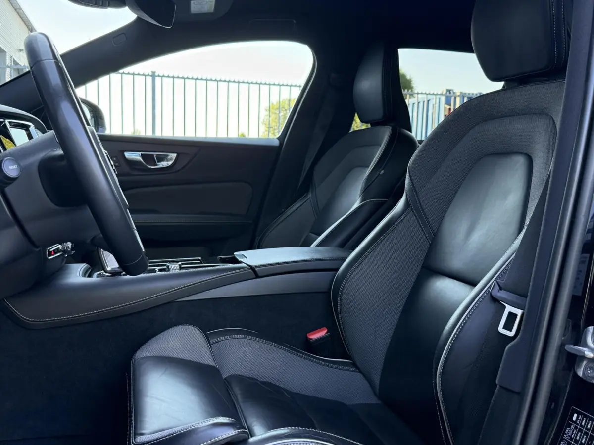 T6 Recharge AWD R-Design|Camera|Carplay|Trekhaak|19"