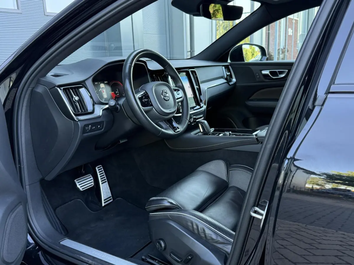 T6 Recharge AWD R-Design|Camera|Carplay|Trekhaak|19"