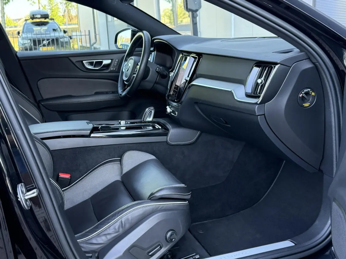 T6 Recharge AWD R-Design|Camera|Carplay|Trekhaak|19"