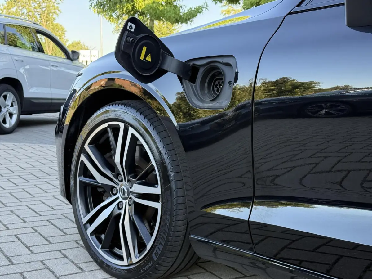 T6 Recharge AWD R-Design|Camera|Carplay|Trekhaak|19"