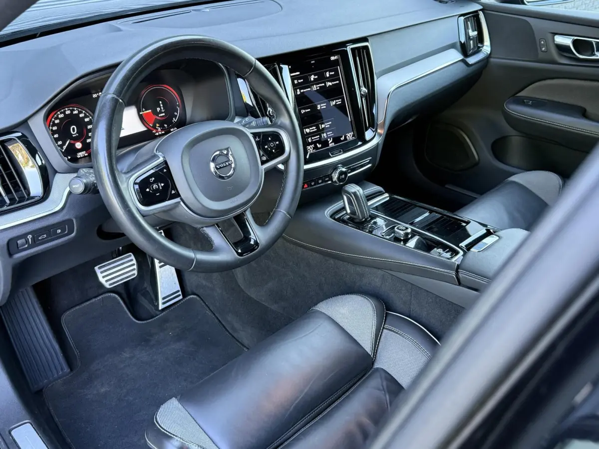T6 Recharge AWD R-Design|Camera|Carplay|Trekhaak|19"
