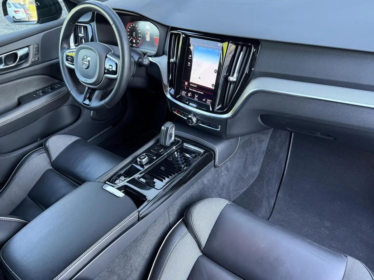 T6 Recharge AWD R-Design|Camera|Carplay|Trekhaak|19"