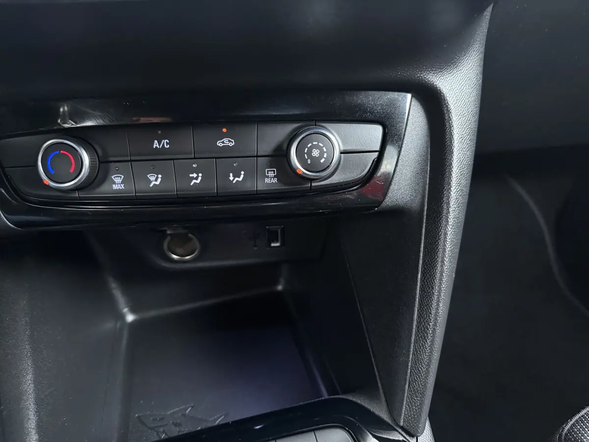 1.2 GS Line 100pk | Apple Carplay/Android Auto|telefoonintegratie premium | Bestuurdersstoel in hoogte verstelbaar | Bluetooth telefoonvoorbereiding