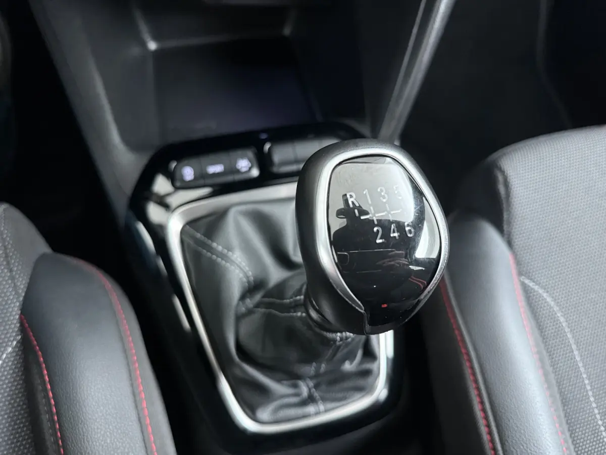 1.2 GS Line 100pk | Apple Carplay/Android Auto|telefoonintegratie premium | Bestuurdersstoel in hoogte verstelbaar | Bluetooth telefoonvoorbereiding