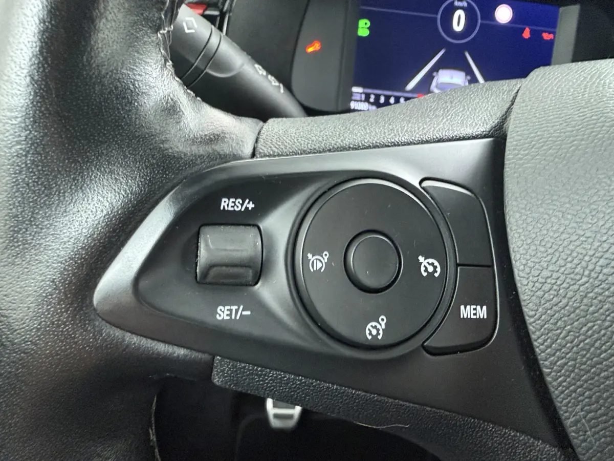 1.2 GS Line 100pk | Apple Carplay/Android Auto|telefoonintegratie premium | Bestuurdersstoel in hoogte verstelbaar | Bluetooth telefoonvoorbereiding