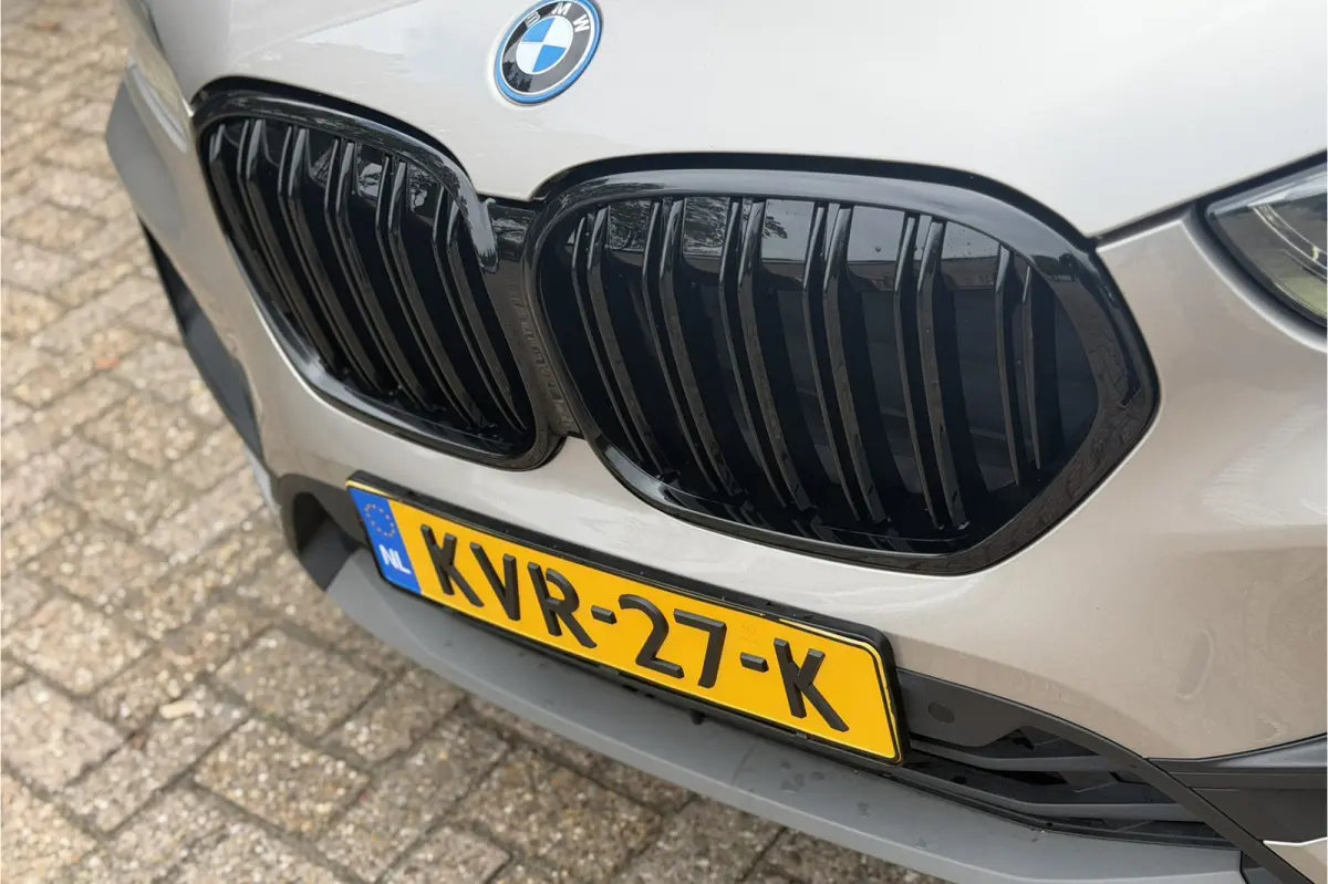 xDrive25e | Panodak | Sportleder | Memory | Trekhaak | Adaptive Cruise | 35x op voorraad!