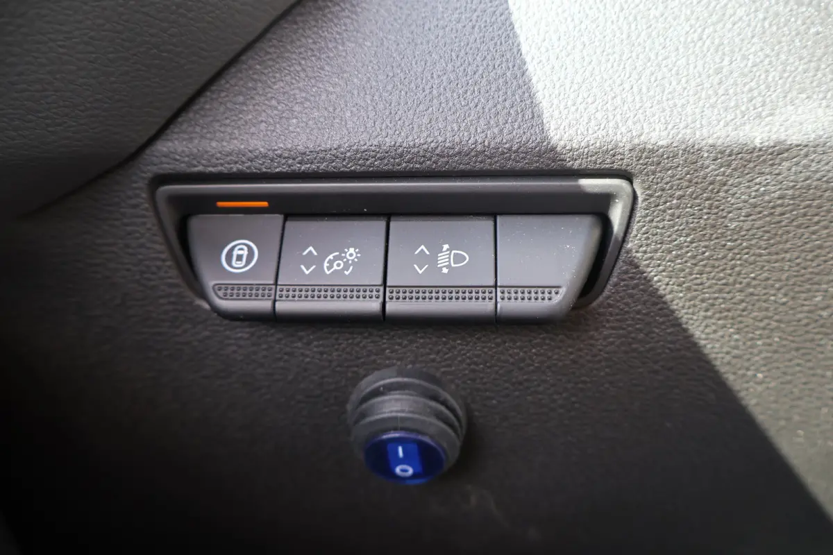T35 2.0 dCi 170pk Bakwagen met Achterdeuren