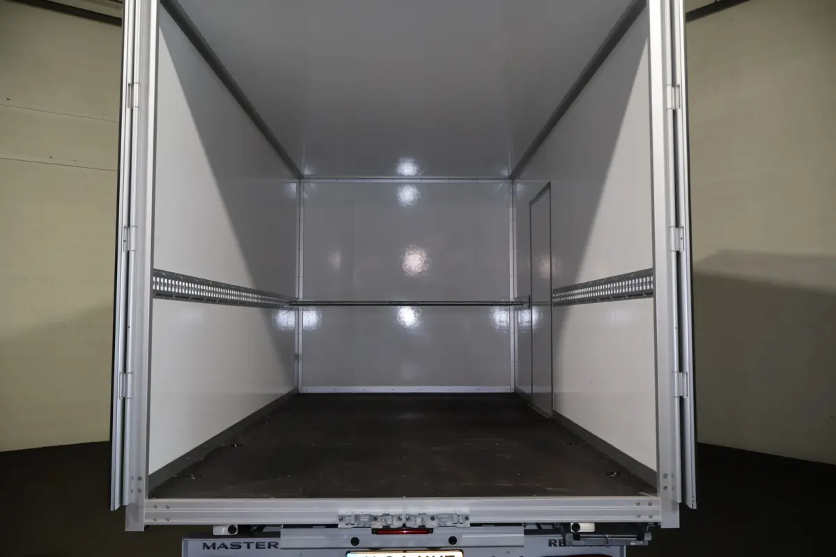 T35 2.0 dCi 170pk Bakwagen met Achterdeuren