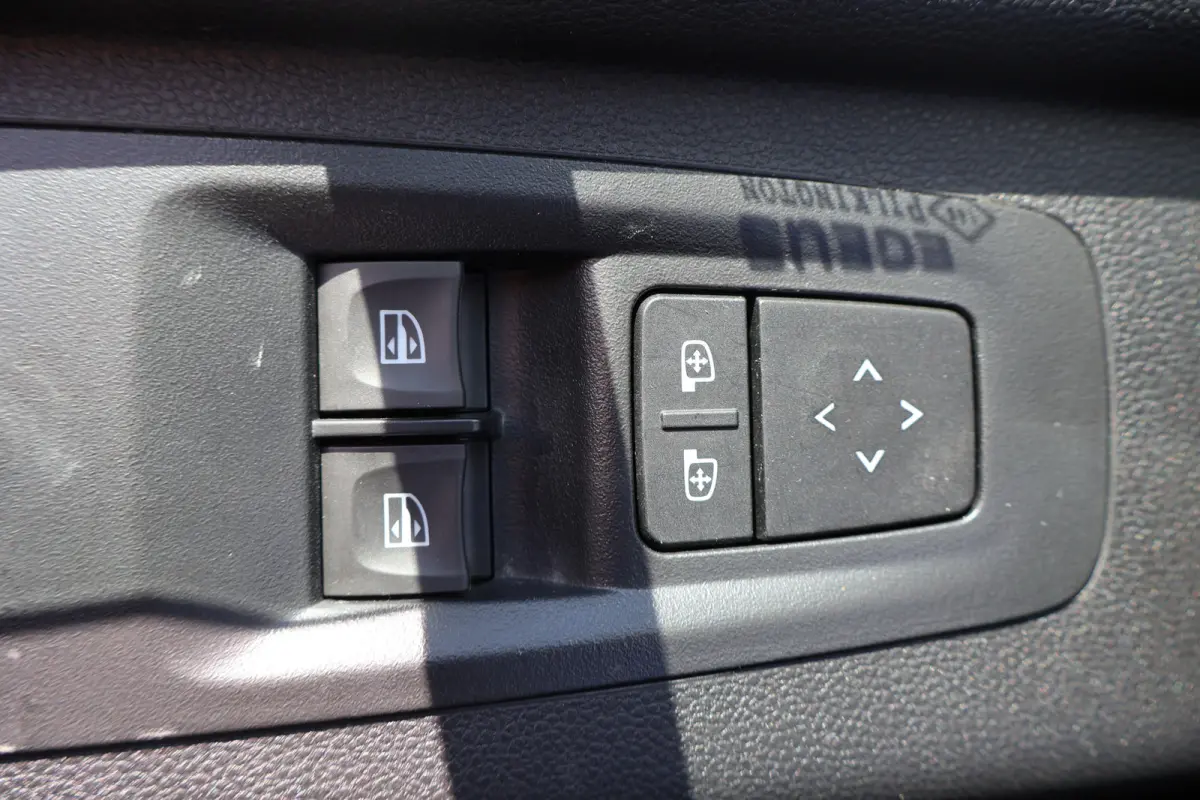 T35 2.0 dCi 170pk Bakwagen met Achterdeuren