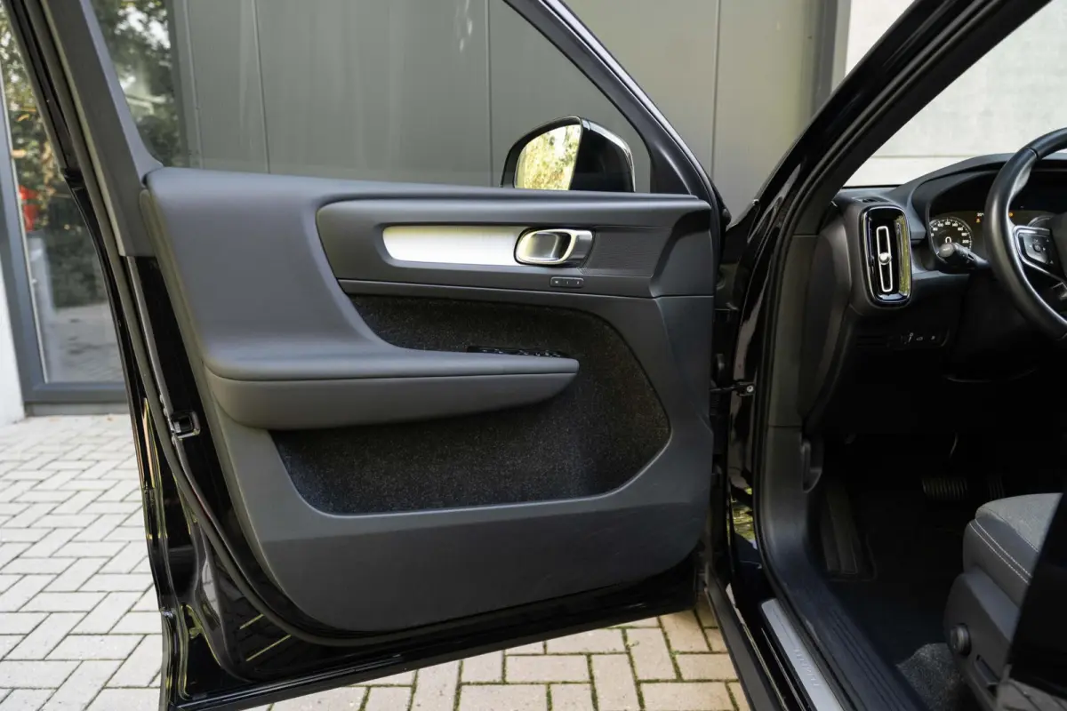 T5 R-Design Pilot Assist ACC BLIS Camera DAB 19''