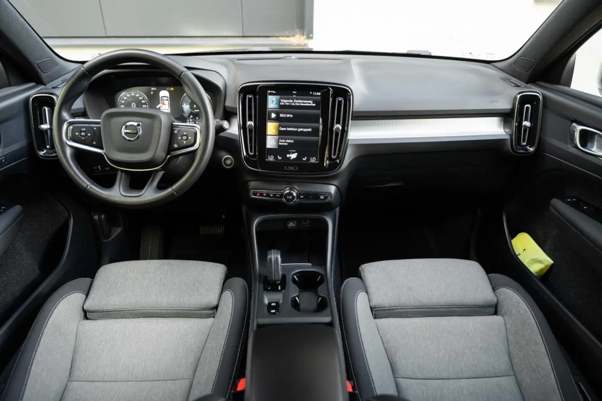 T5 R-Design Pilot Assist ACC BLIS Camera DAB 19''