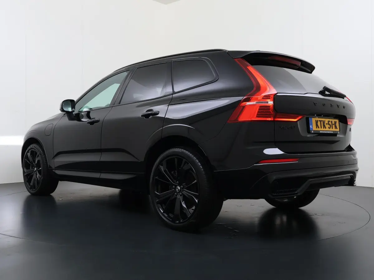 2.0 T6 Plug-in hybrid AWD Plus Dark VAN:47.900,- VOOR:45.877,- UW HERFSTVOORDEEL:2.023,-