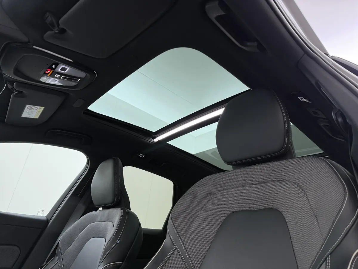 2.0 T6 Plug-in hybrid AWD Plus Dark VAN:47.900,- VOOR:45.877,- UW HERFSTVOORDEEL:2.023,-