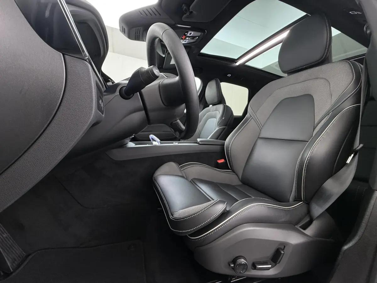 2.0 T6 Plug-in hybrid AWD Plus Dark VAN:47.900,- VOOR:45.877,- UW HERFSTVOORDEEL:2.023,-