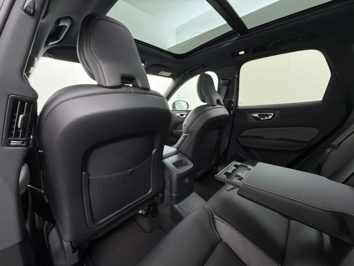 2.0 T6 Plug-in hybrid AWD Plus Dark VAN:47.900,- VOOR:45.877,- UW HERFSTVOORDEEL:2.023,-