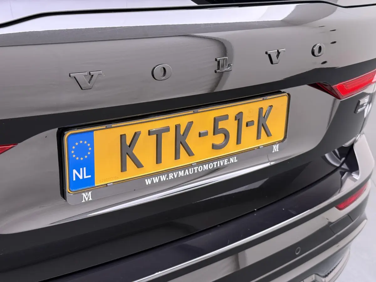 2.0 T6 Plug-in hybrid AWD Plus Dark VAN:47.900,- VOOR:45.877,- UW HERFSTVOORDEEL:2.023,-