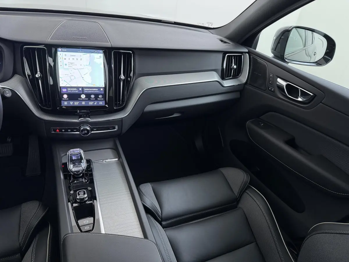 2.0 T6 Plug-in hybrid AWD Plus Dark VAN:47.900,- VOOR:45.877,- UW HERFSTVOORDEEL:2.023,-