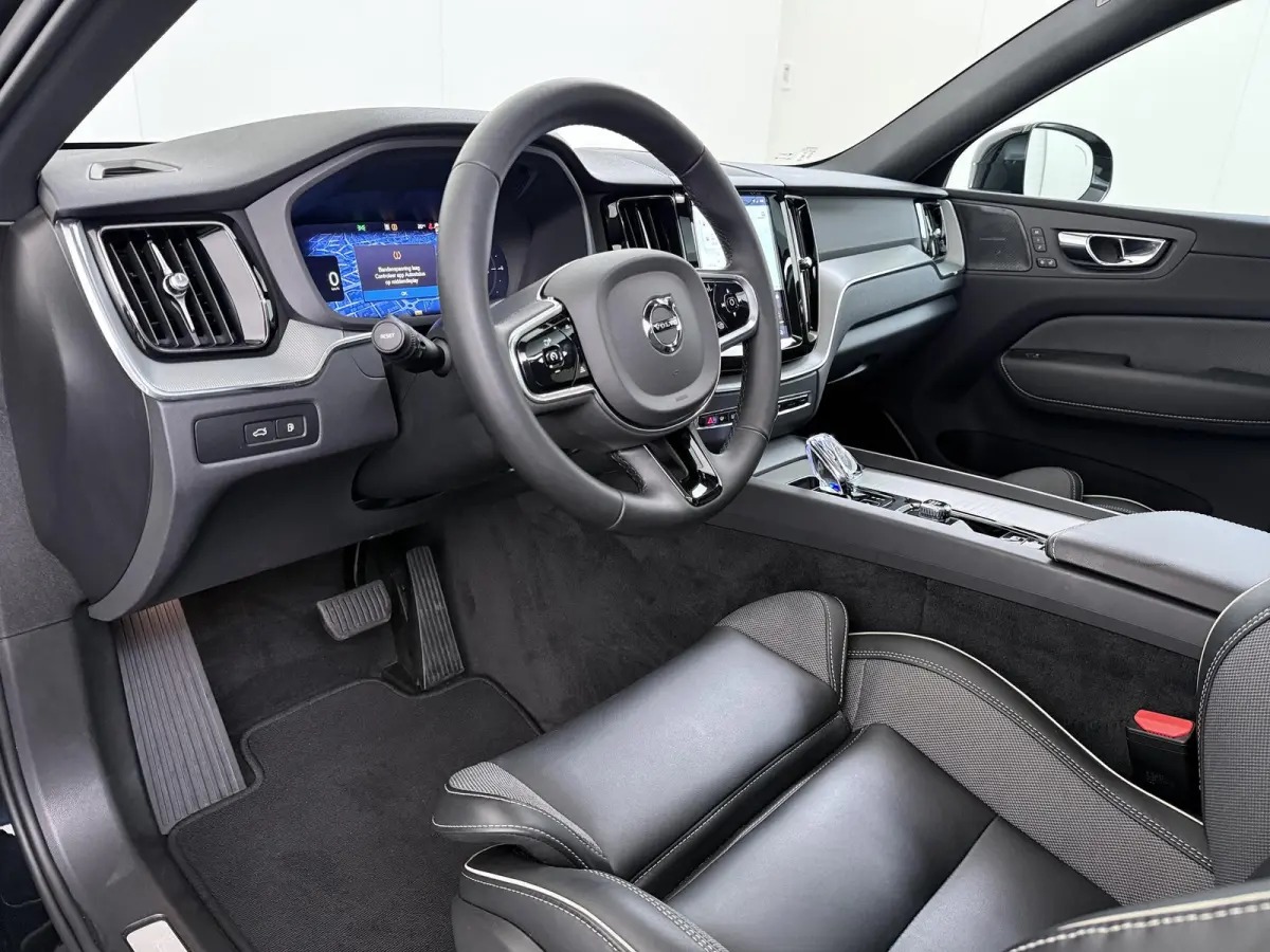 2.0 T6 Plug-in hybrid AWD Plus Dark VAN:47.900,- VOOR:45.877,- UW HERFSTVOORDEEL:2.023,-