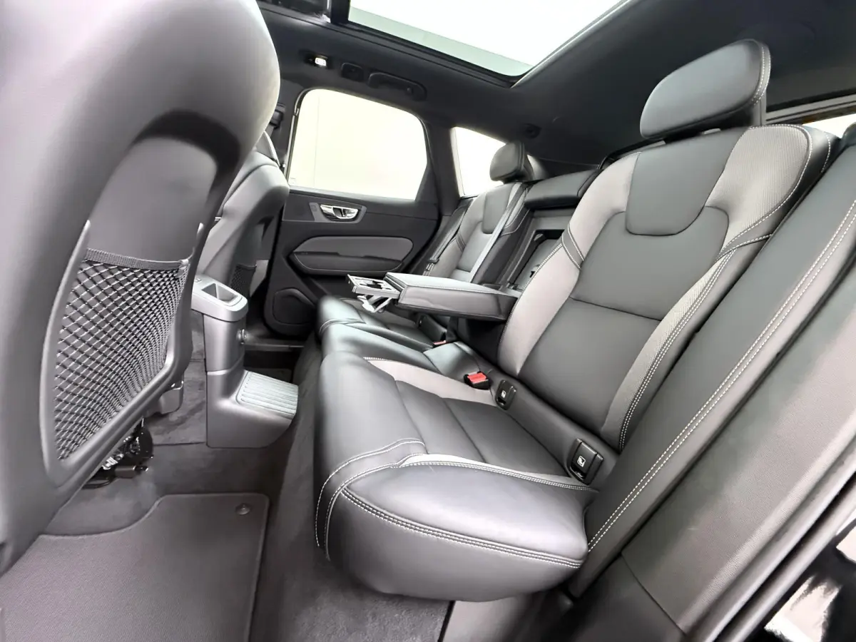 2.0 T6 Plug-in hybrid AWD Plus Dark VAN:47.900,- VOOR:45.877,- UW HERFSTVOORDEEL:2.023,-