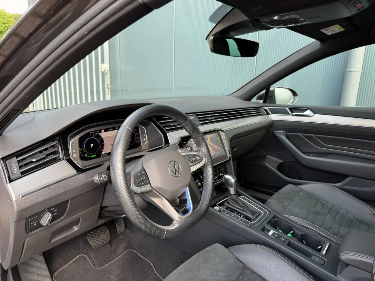 1.4 TSI PHEV GTE * Panoramadak * AUTOMAAT * Navigatiesysteem * 18 Inch Velgen *