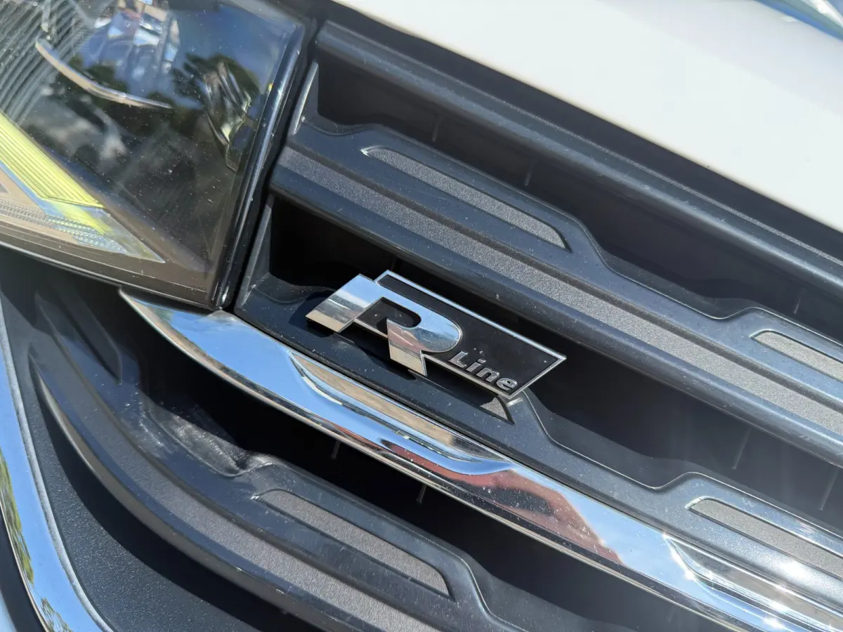 1.5 TSI DSG * R-Line * AUTOMAAT * Parkeercamera * Navigatiesysteem * Stoelverwarming *