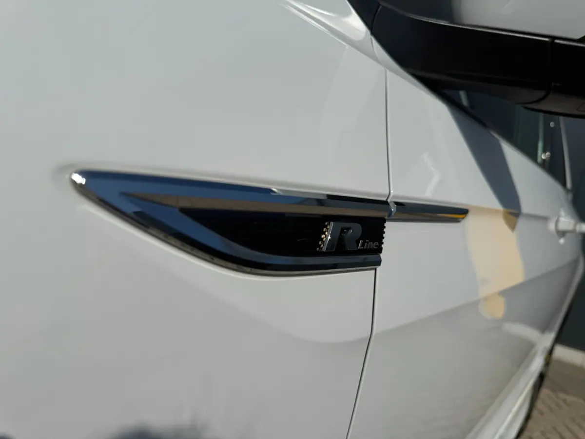 1.5 TSI DSG * R-Line * AUTOMAAT * Parkeercamera * Navigatiesysteem * Stoelverwarming *