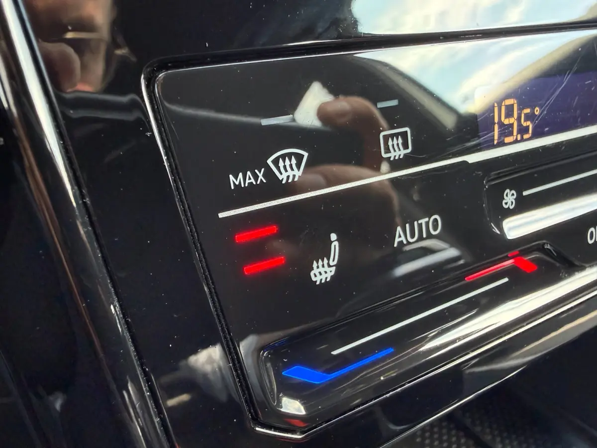 1.5 TSI DSG * R-Line * AUTOMAAT * Parkeercamera * Navigatiesysteem * Stoelverwarming *
