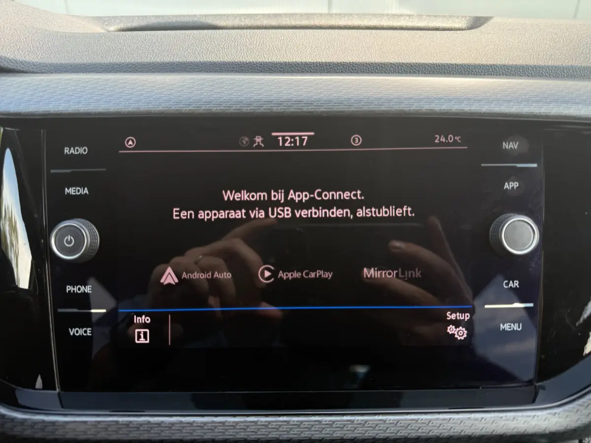1.5 TSI DSG * R-Line * AUTOMAAT * Parkeercamera * Navigatiesysteem * Stoelverwarming *