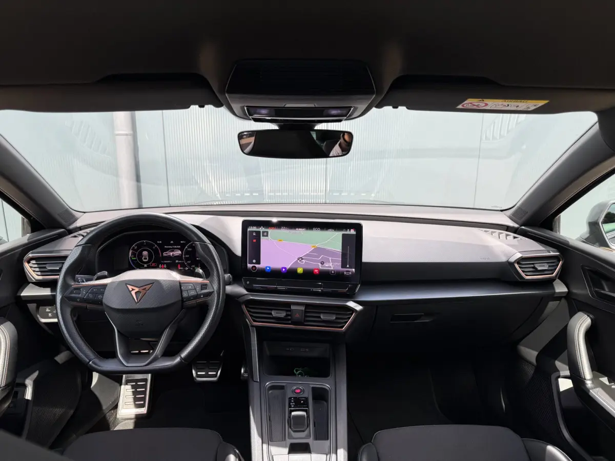 1.4 e-Hybrid 245pk VZ * Navigatiesysteem * AUTOMAAT * Stoelverwarming * Virtual Cockpit *
