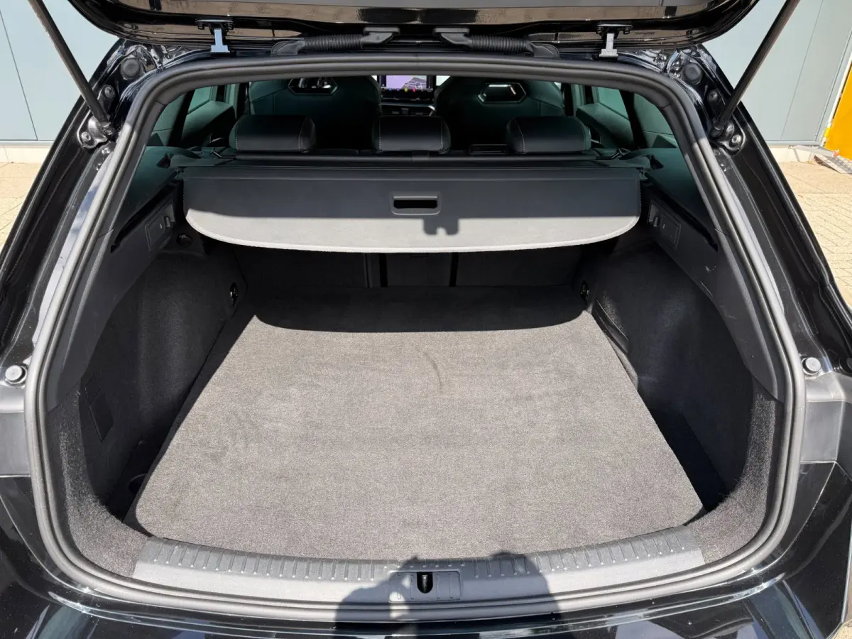 1.4 e-Hybrid PHEV 245pk VZ * Navigatiesysteem * AUTOMAAT * Stoelverwarming * Virtual Cockpit *