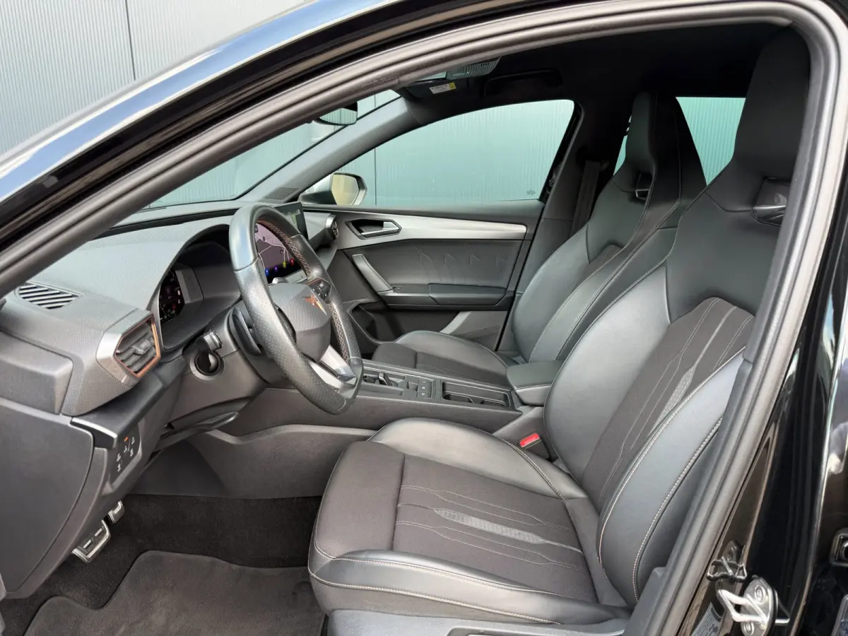 1.4 e-Hybrid 245pk VZ * Navigatiesysteem * AUTOMAAT * Stoelverwarming * Virtual Cockpit *