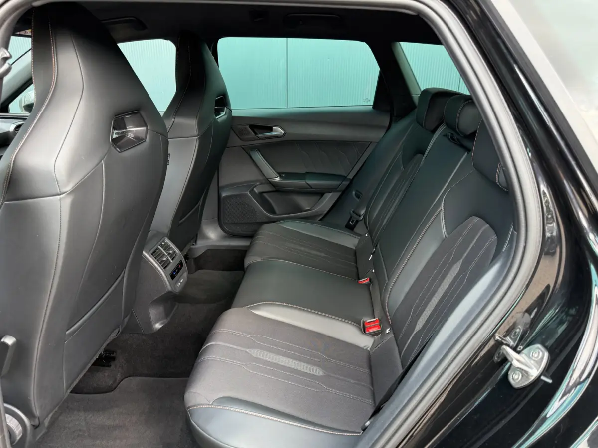 1.4 e-Hybrid 245pk VZ * Navigatiesysteem * AUTOMAAT * Stoelverwarming * Virtual Cockpit *