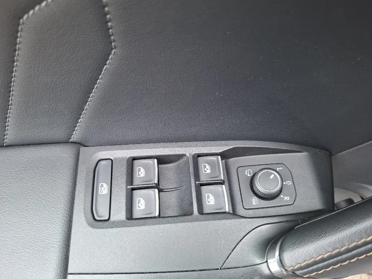 1.4 e-Hybrid PHEV 245pk VZ * Navigatiesysteem * AUTOMAAT * Stoelverwarming * Virtual Cockpit *