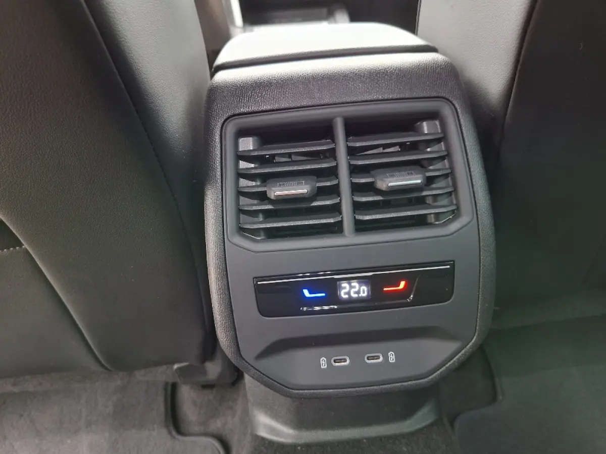 1.4 e-Hybrid PHEV 245pk VZ * Navigatiesysteem * AUTOMAAT * Stoelverwarming * Virtual Cockpit *