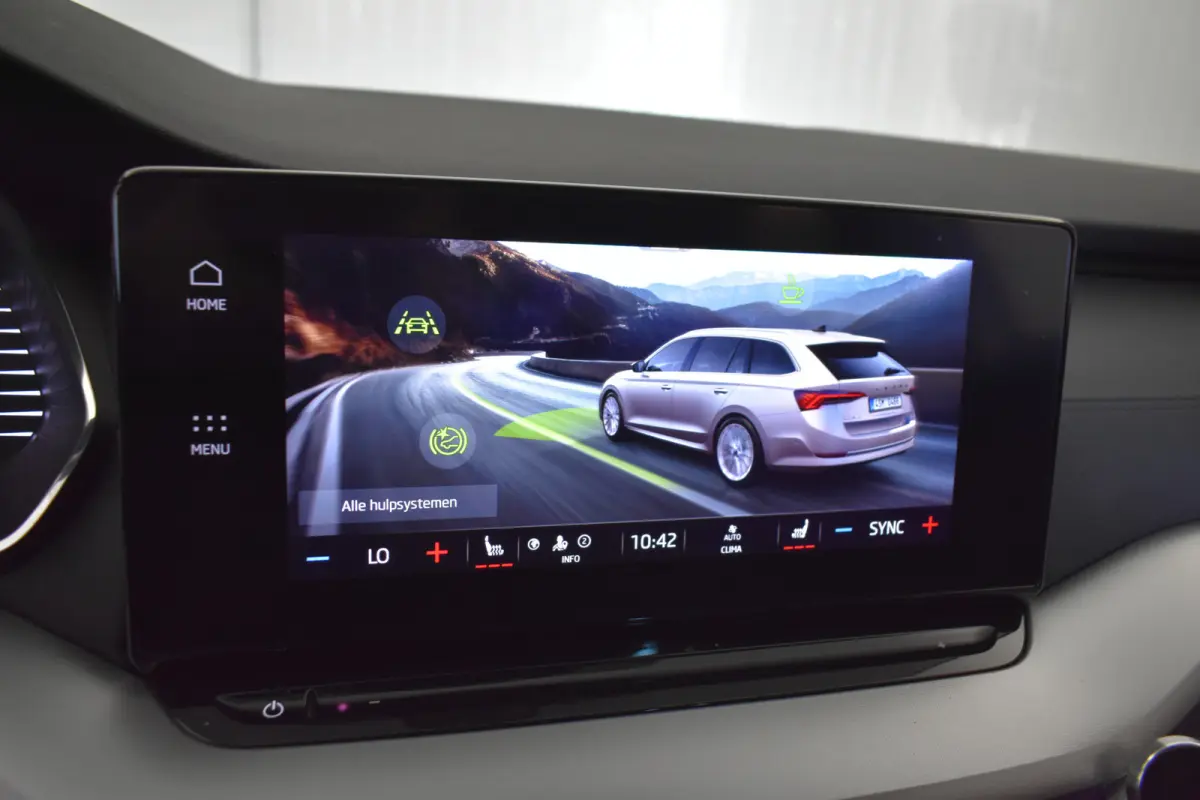 1.0 e-TSI Sportline Virtual Schaalstoelen CarPlay Stoel/stuur verw