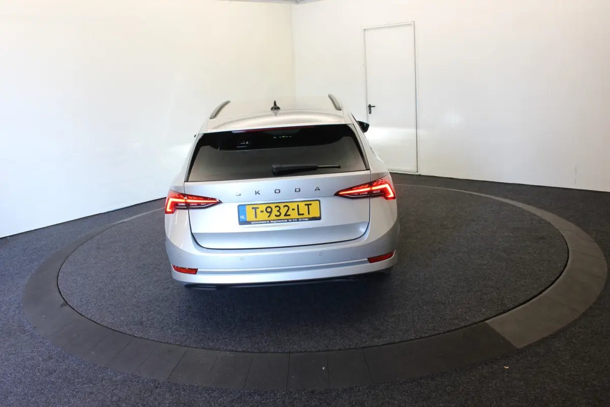 1.0 e-TSI Sportline Virtual Schaalstoelen CarPlay Stoel/stuur verw