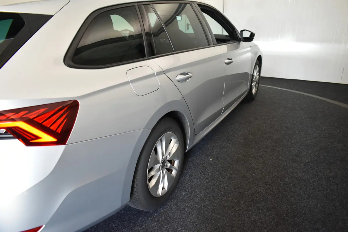 1.0 e-TSI Sportline Virtual Schaalstoelen CarPlay Stoel/stuur verw