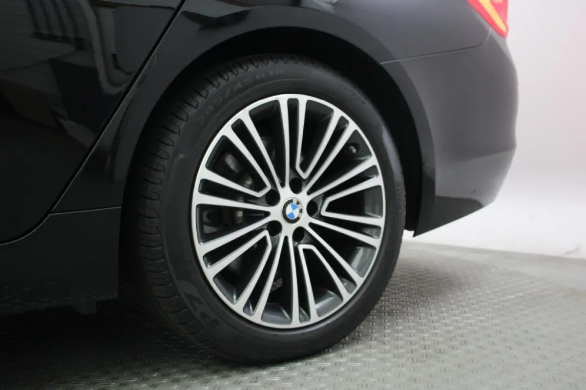530i SportLine Executive Automaat - Leer, Stoelverw. Xenon