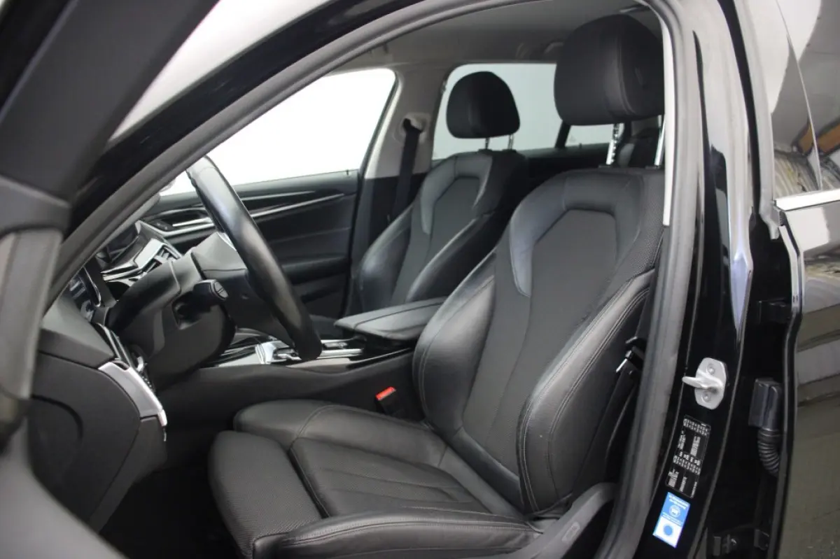 530i SportLine Executive Automaat - Leer, Stoelverw. Xenon